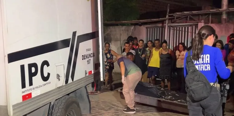 Idoso morre após batida entre moto e caminhão em João Pessoa