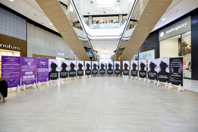 Exposição sobre enfrentamento à violência contra a mulher é aberta em shopping de João Pessoa