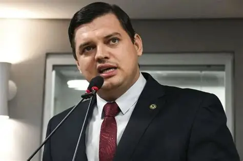 Taciano Diniz deixa ALPB e assume cargo no TCE-PB