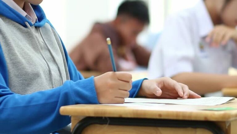 Rede estadual de ensino melhora desempenho em Santos