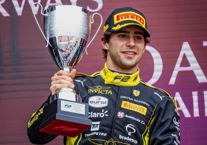 Enquanto Rafa Câmara conquista o pódio em sua estreia na Fórmula 2, Gabriel Bortoletto assegura pontos valiosos para a Audi na etapa de abertura da Fórmula 1.