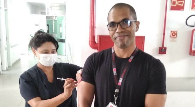 João Pessoa vacina agentes de combate às endemias contra dengue