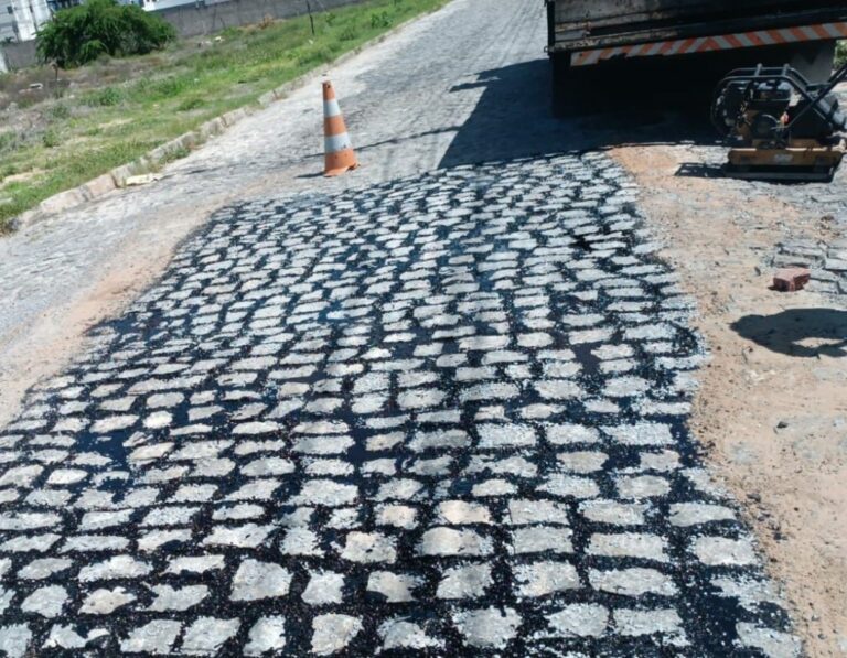 Operação tapa-buraco atende mais de 30 bairros de João Pessoa nesta segunda-feira