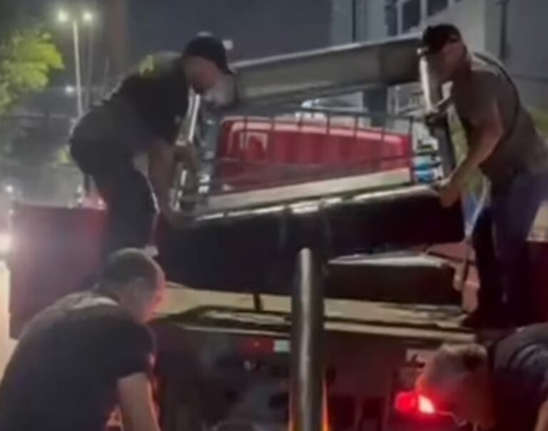 Relógio digital com mensagem “Fora Lula” é retirado após ação do PT em João Pessoa