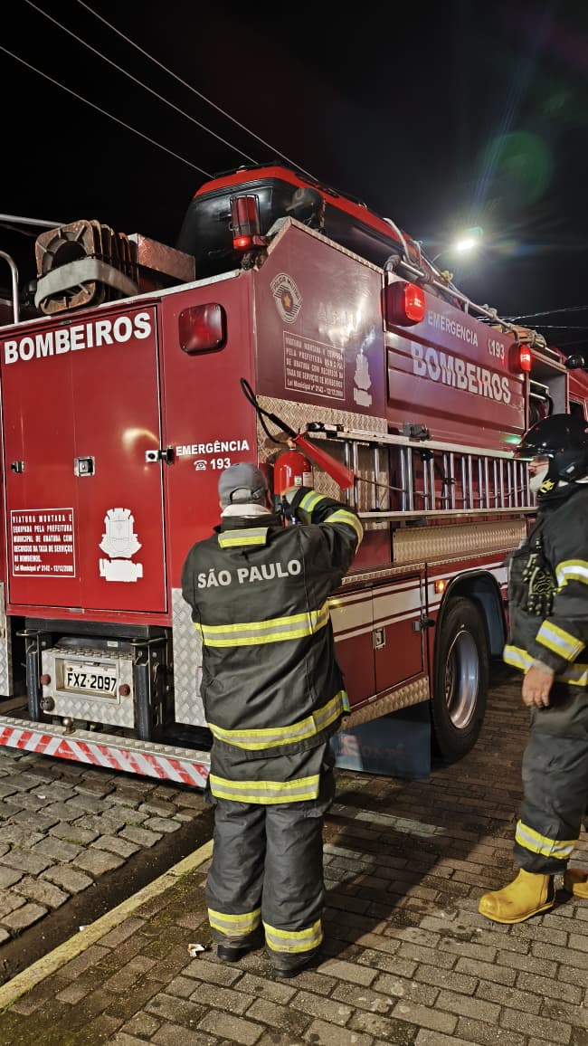 Bicicleta elétrica pega fogo e mobiliza bombeiros em Ubatuba Bicicleta elétrica pega fogo e mobiliza bombeiros em Ubatuba