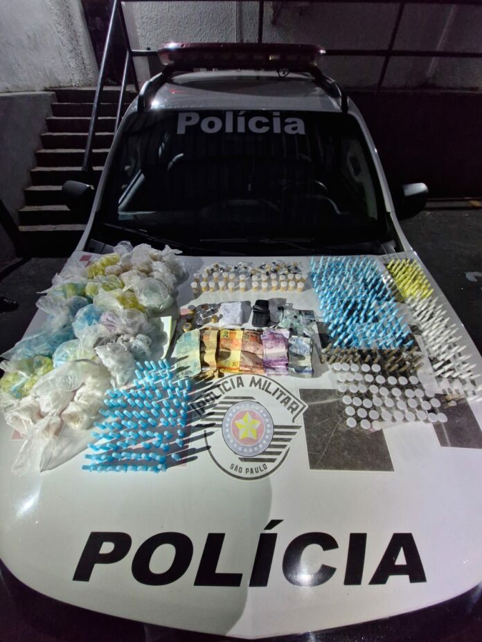 PM apreende mais de 2 mil porções de drogas em operação contra o tráfico em São José