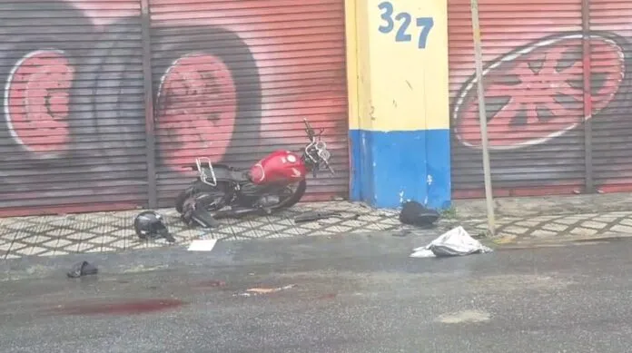 Jovem de 25 anos morre após queda de moto em avenida de Lorena