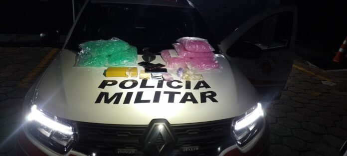 PM apreende drogas em residência após denúncia de abandono de criança em Caraguatatuba