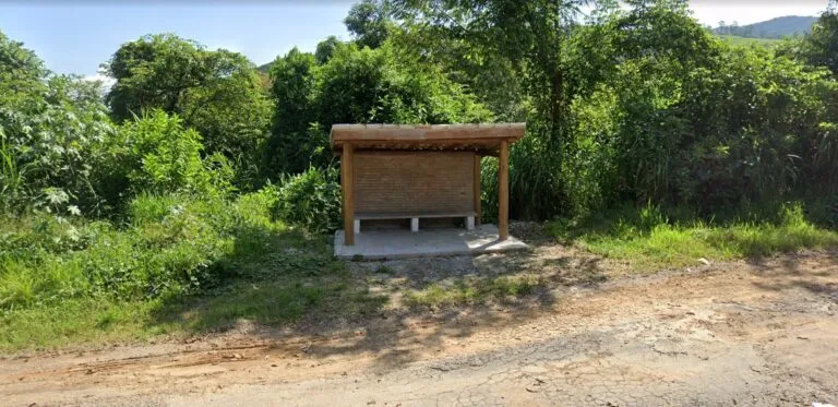 Mulher é estuprada em ponto de ônibus de São José