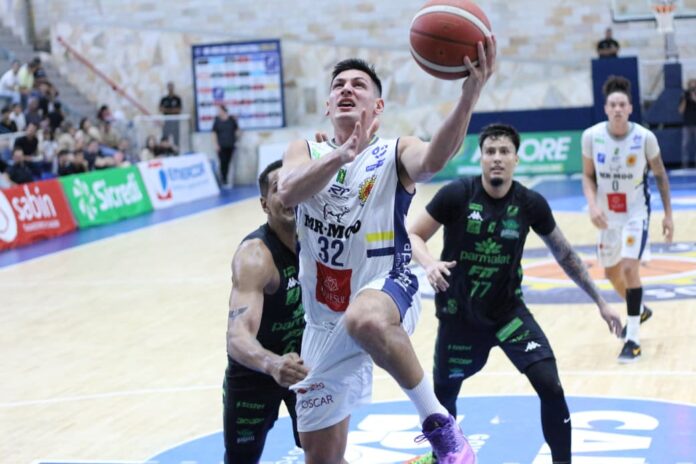 Bauru vence São José fora de casa e assume a sétima posição no NBB