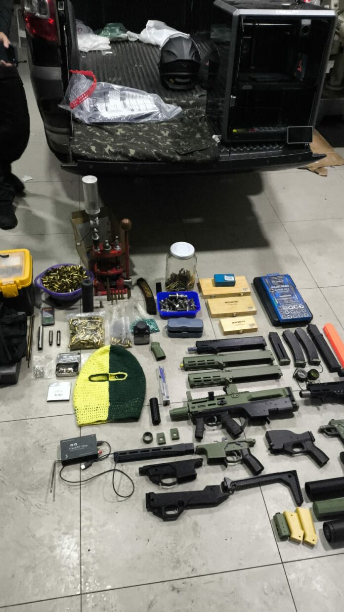 Operação investiga produção e venda de armas feitas em impressora 3D