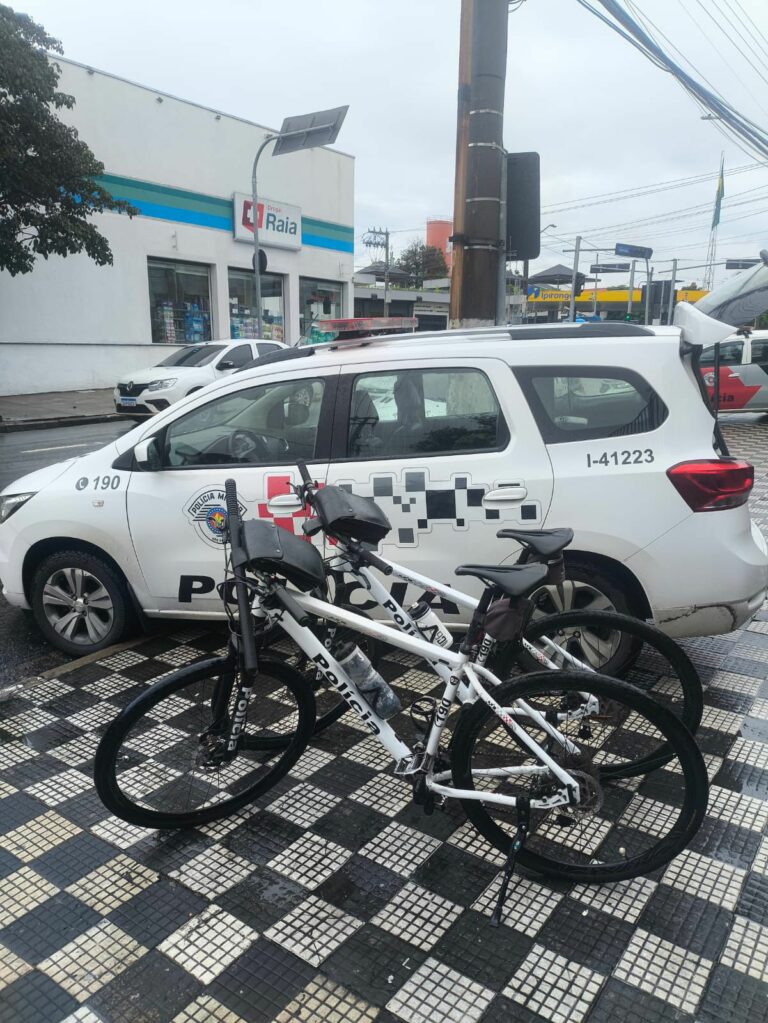 Homem é preso por desacato, injúria racial e outros crimes no centro de Jacareí