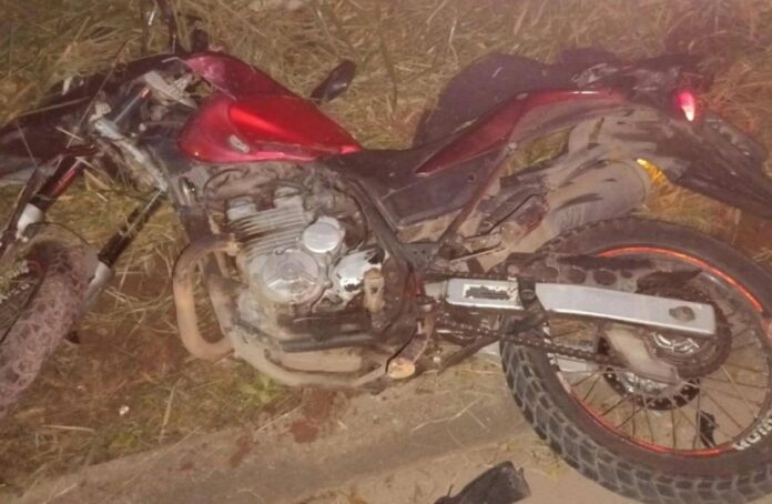 Motociclista morre após colidir contra ônibus no Bairro dos Freitas, em São José Motociclista morre após colidir contra ônibus no Bairro dos Freitas, em São José