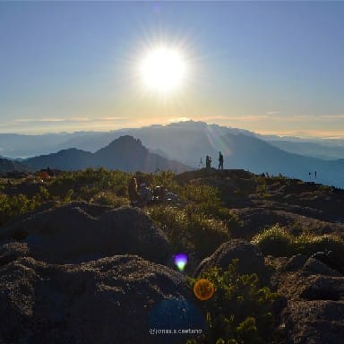 Turistas se perdem em travessia entre os picos dos Marins e Itaguaré e são resgatados sem ferimentos