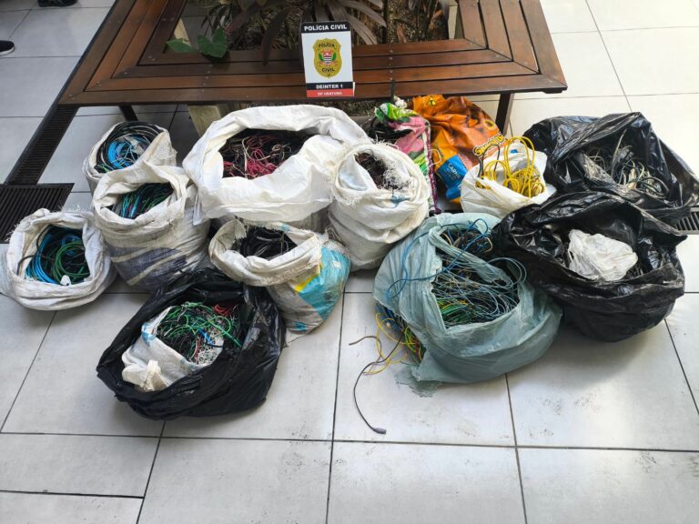 Operação apreende cabos de cobre e fiscaliza comércios em Ubatuba