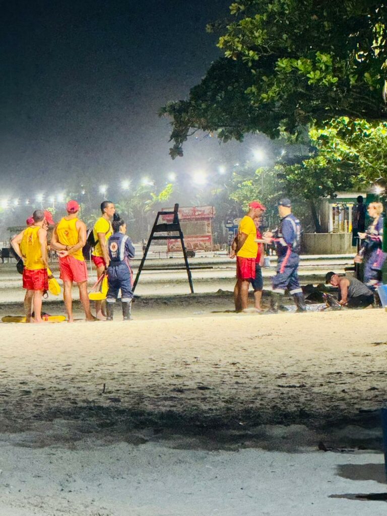 Mulher morre após sofrer mal súbito em quiosque na Praia Grande, em Ubatuba
