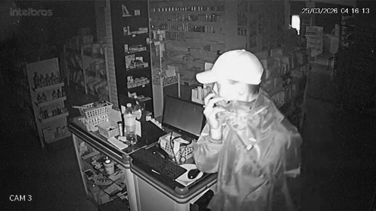 VÍDEO: Farmácia é invadida em Lorena e prejuízo com furto chega a R$ 5 mil