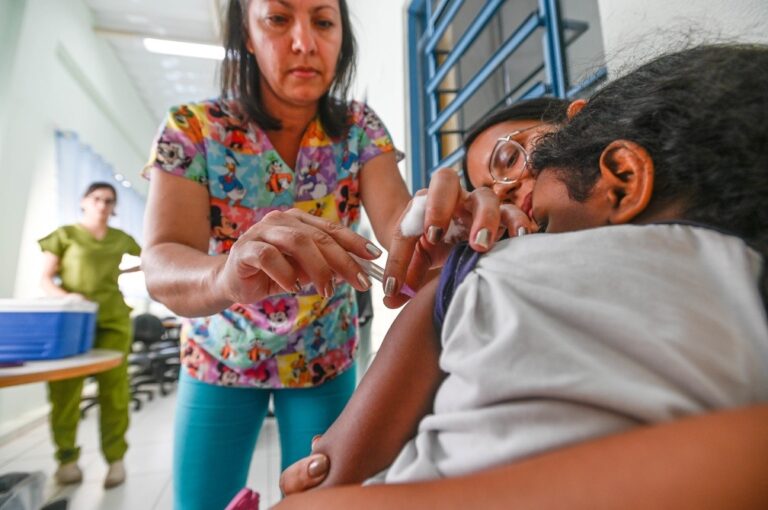 Campinas inicia campanha de vacinação da gripe
