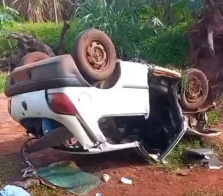 Colisão frontal mata três pessoas e fere outras quatro na região de Votuporanga