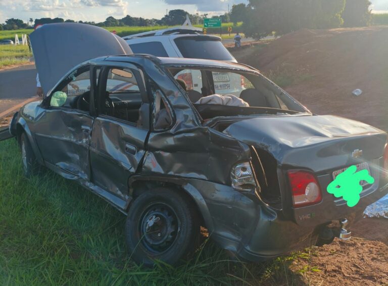 Idoso de 71 anos morre ao ser atingido por caminhão