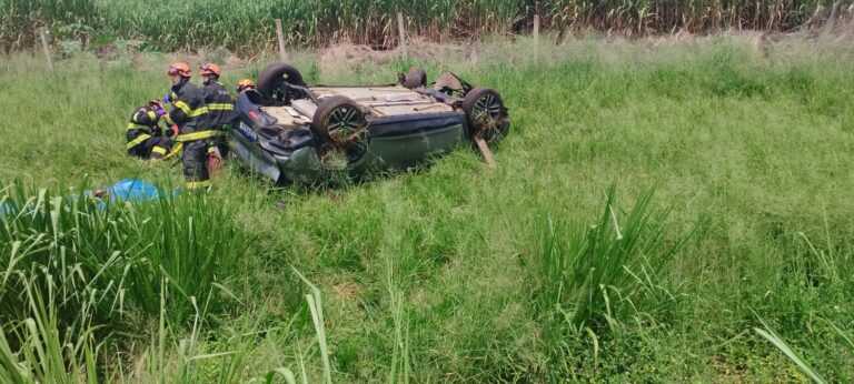 Pai e mãe de delegado morrem em capotamento na Rondon