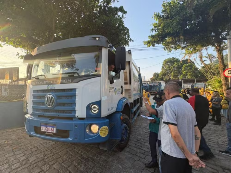 Após paralisação de 24h, serviço de limpeza urbana na região volta a funcionar com 70% do efetivo