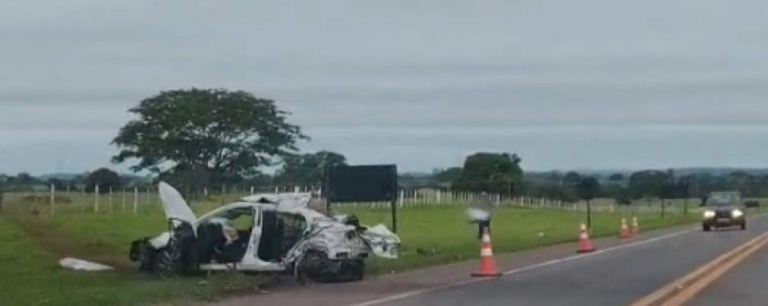 Três pessoas morrem em colisão com caminhão na SP-563