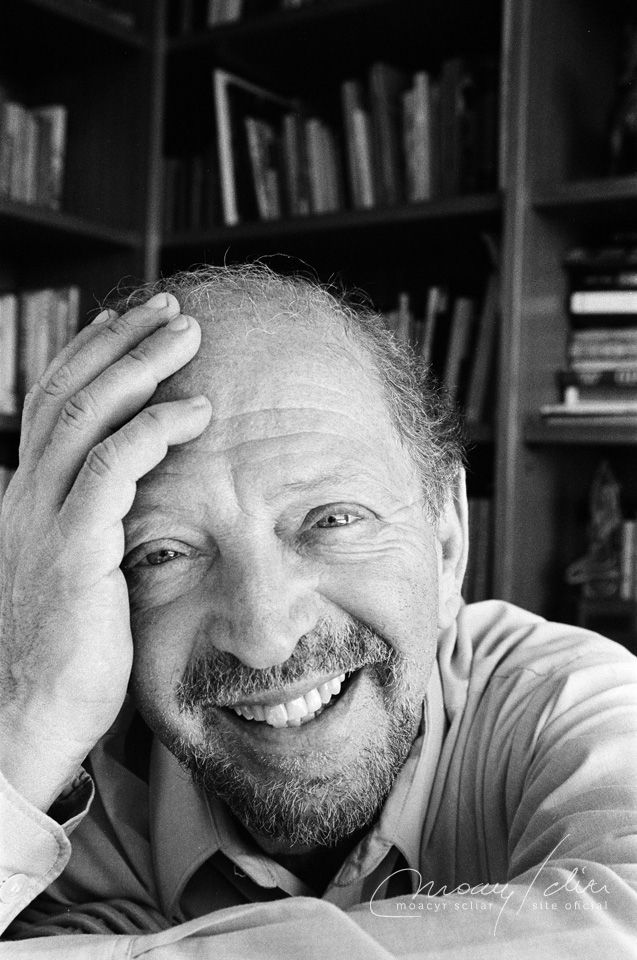 Conheça os 10 maiores livros de Moacyr ScliarMoacyr Scliar