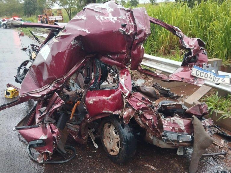 Atleta de 22 anos morre em colisão frontal com carreta