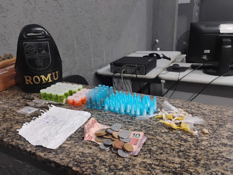 Drogas são apreendidas durante patrulhamento da GCM na Vila Margarida, em São Vicente