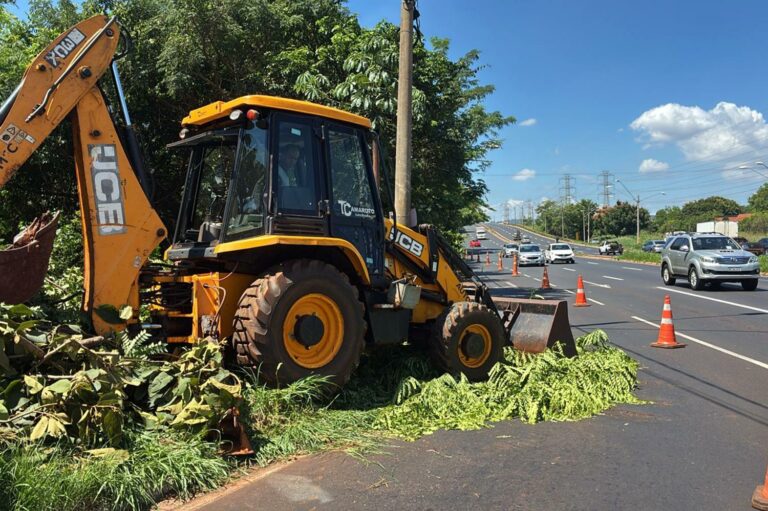 Saerp inicia reparo emergencial em travessia de esgoto na Av. Maurílio Biagi; Obra deve durar 10 dias