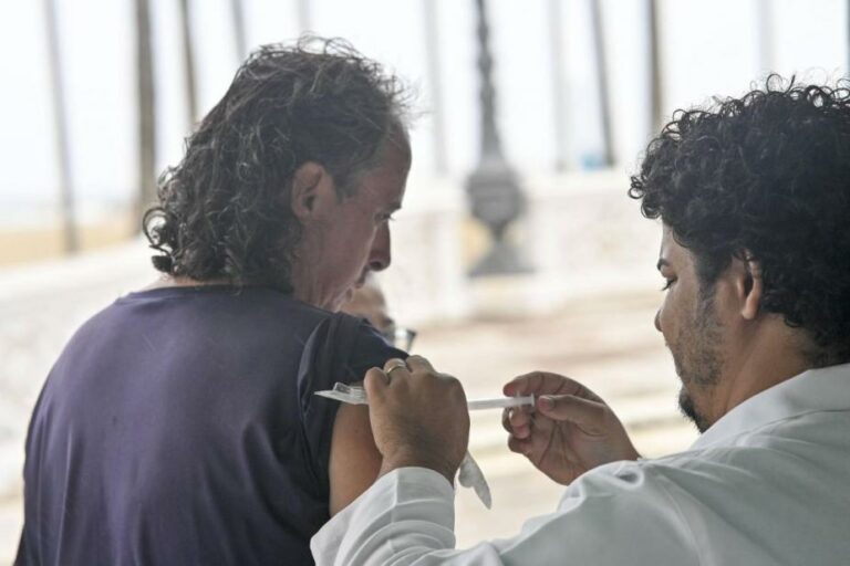 Santos inicia campanha de vacinação contra a gripe neste sábado