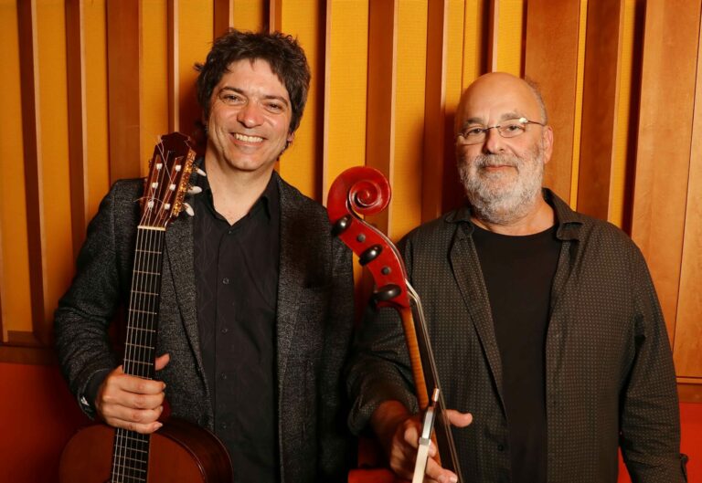 Jaques Morelenbaum, Fred Martins e Marcelo Costa fazem tributo a João Gilberto no Blue Note Rio, em Copacabana