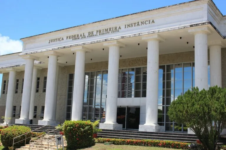 Operação Outside: Justiça Federal condena empresário e ex-servidora por corrupção em Patos