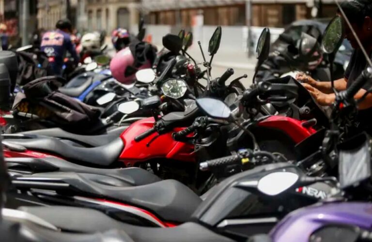 Taubaté oferece curso gratuito de direção defensiva para motociclistas em celebração ao Mês da Mulher