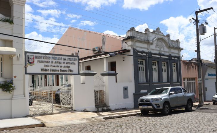 Justiça condena ex-prefeita paraibana e companheiro por nepotismo