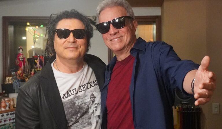 “Óculos Escuros”: Frejat e Arnaldo Brandão resgatam clássico de Raul Seixas