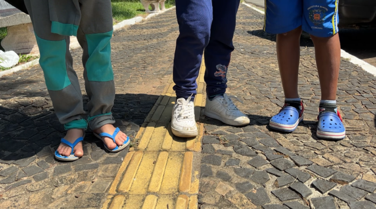 Idoso é detido acusado de abusar de quatro crianças