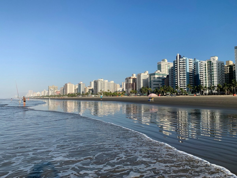 Dois homens morrem após afogamento em praia de cidade do litoral de SP