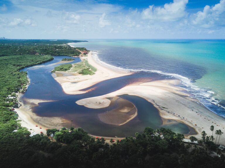 Mulher de 38 anos morre após afogamento na praia de Barra de Gramame, em João Pessoa