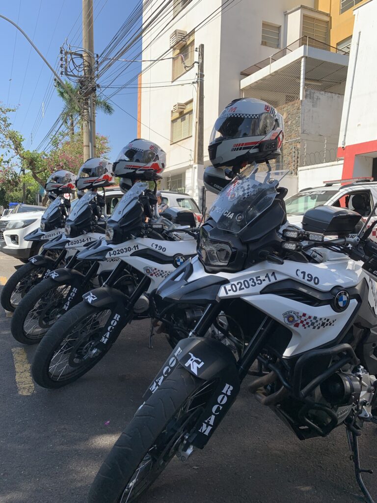 Advogado de Araçatuba é preso após passar a mão em jovem dentro de ônibus