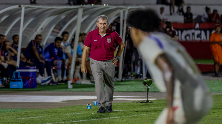 Depois de golear na Série B, Tencati elogia atuação do Botafogo e agradece apoio da torcida