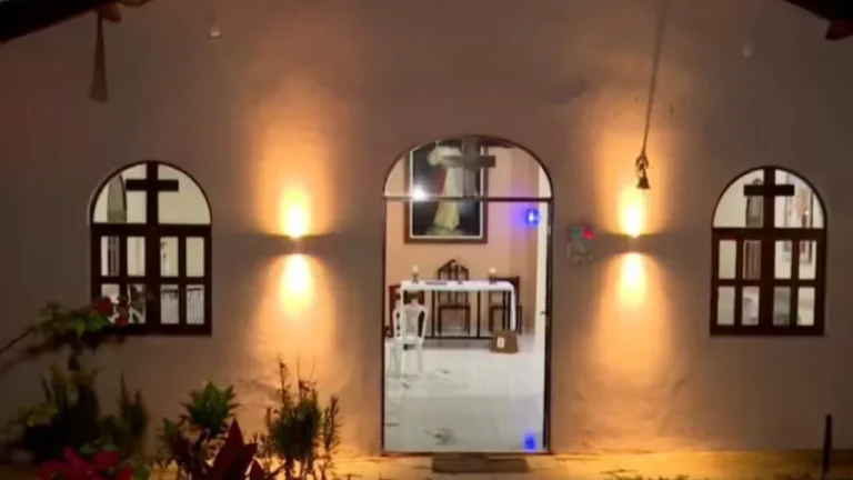 Grupo armado invade santuário, amarra fiéis e sequestra diácono em Campina Grande