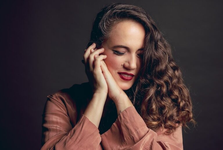 Tiê prepara lançamento de quinto álbum de inéditas