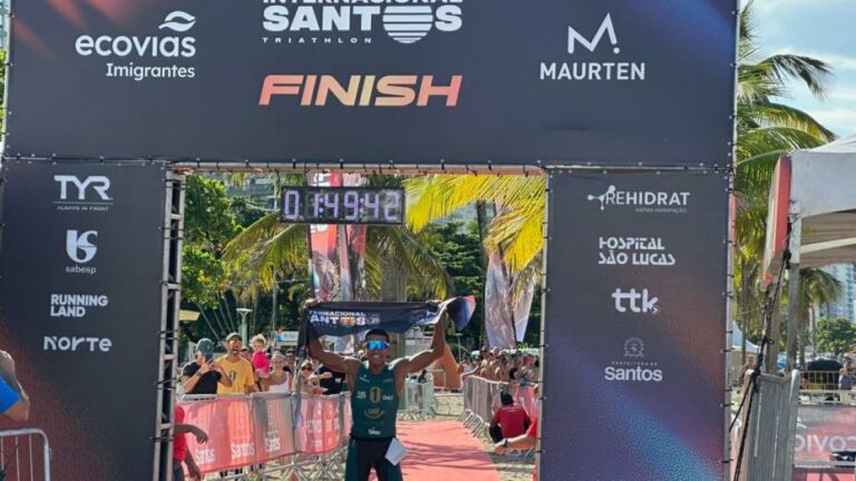 Atleta santista vence 34º Triathlon Internacional de Santos