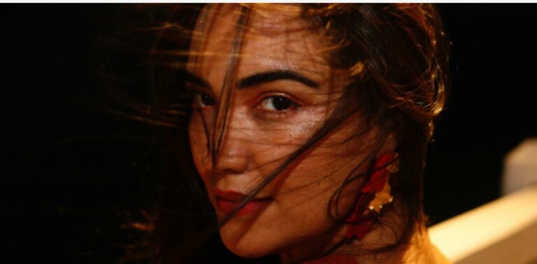 Filha de Belchior interpreta clássicos do pai no Sesc Birigui