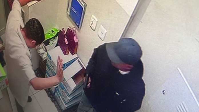 Duas farmácias são assaltadas em Campinas; clientes e funcionários foram feitos reféns