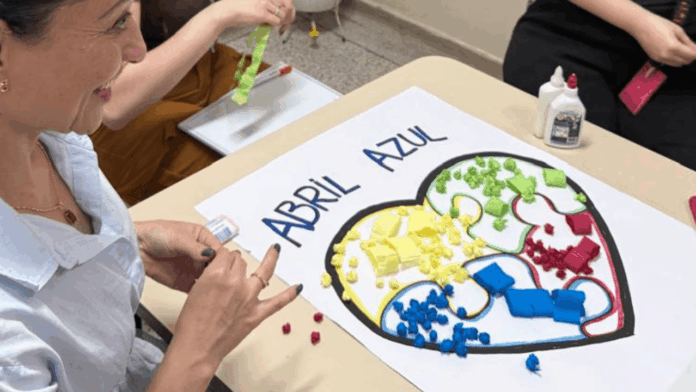 ABRIL_AZUL_CAPA_dd82faf4cb