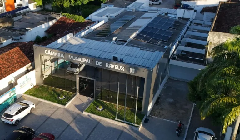 Operação investiga rachadinha e cumpre mandados contra vereadora de Bayeux