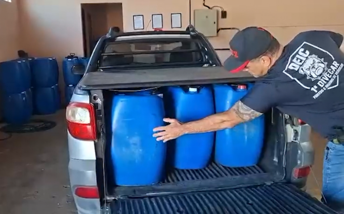 Polícia descobre fábrica de bebidas falsificadas em Limeira e prende idosa de 70 anos Polícia descobre fábrica de bebidas falsificadas em Limeira e prende idosa de 70 anos